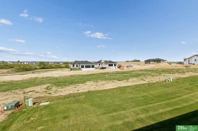 5610 N 198th Street, Elkhorn, NE 68022