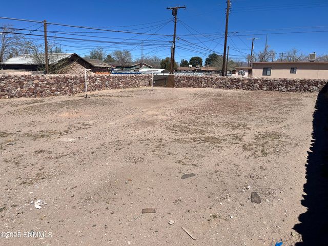 625 S Esperanza Street, Las Cruces, NM 88001