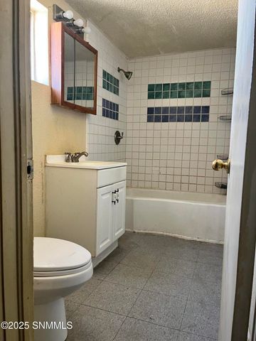 625 S Esperanza Street, Las Cruces, NM 88001