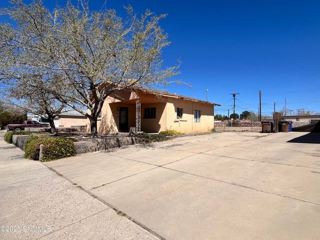 625 S Esperanza Street, Las Cruces, NM 88001