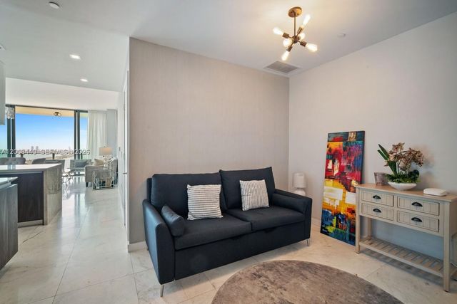 480 NE 31 2707, Miami, FL 33137