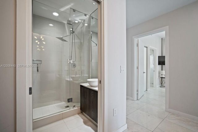 480 NE 31 2707, Miami, FL 33137