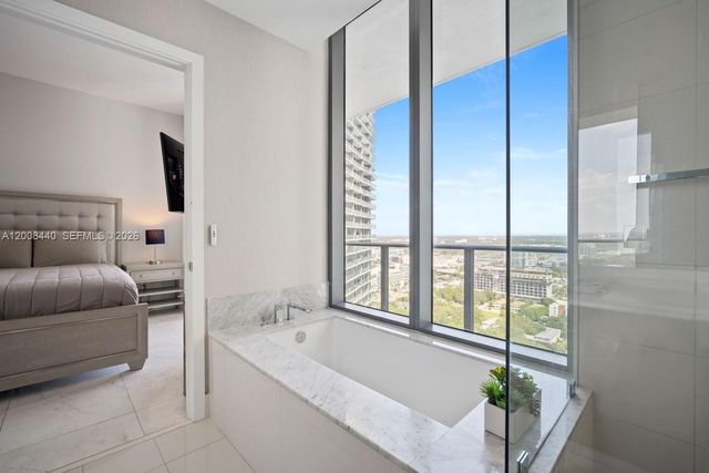 480 NE 31 2707, Miami, FL 33137