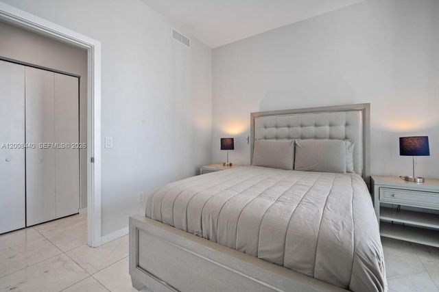 480 NE 31 2707, Miami, FL 33137