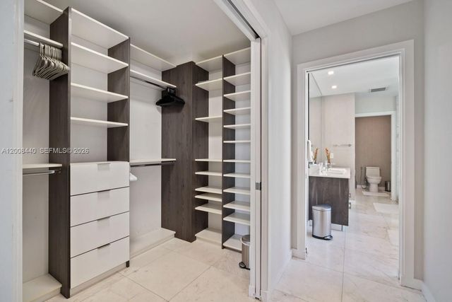 480 NE 31 2707, Miami, FL 33137