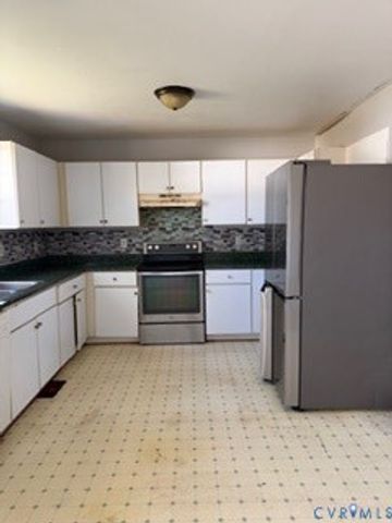 301 Memorial Ave, Hopewell, VA 23860