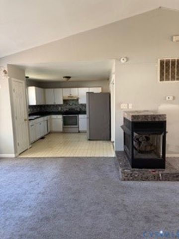 301 Memorial Ave, Hopewell, VA 23860