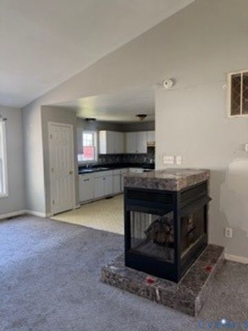 301 Memorial Ave, Hopewell, VA 23860