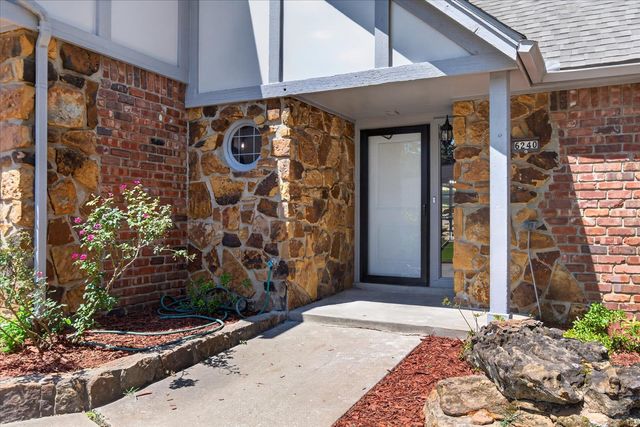 6240 S Richmond Avenue, Tulsa, OK 74136