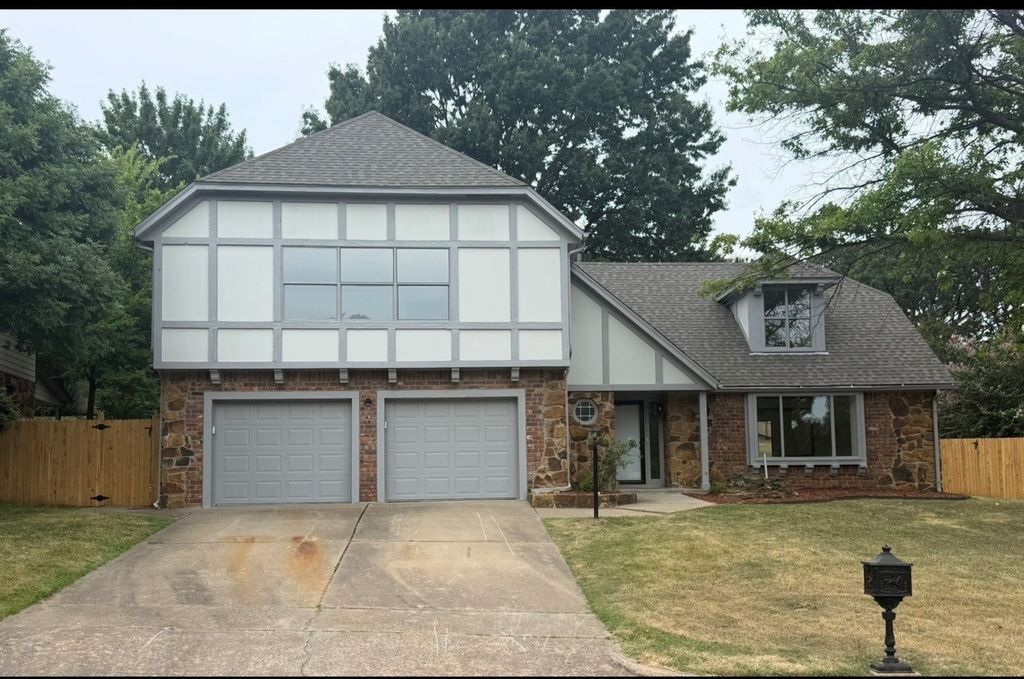 6240 S Richmond Avenue, Tulsa, OK 74136