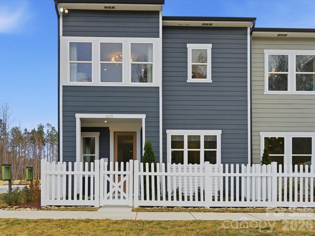 8410 Discovery Lane, Charlotte, NC 28216