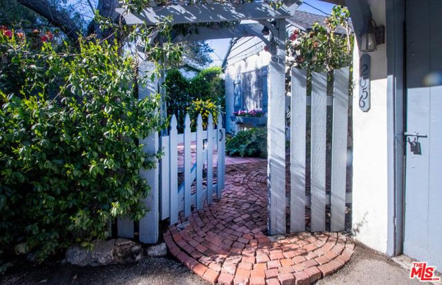 12056 Laurel Terrace Drive, Los Angeles, CA 91604