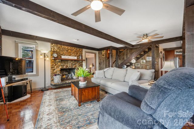 2184 Pine Mountain Drive, Connelly Springs, NC 28612