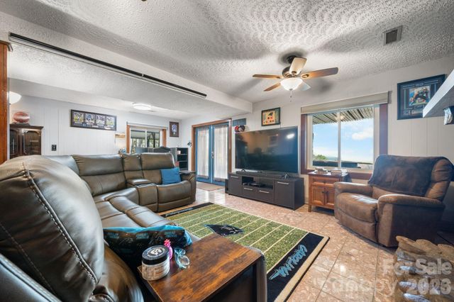 2184 Pine Mountain Drive, Connelly Springs, NC 28612