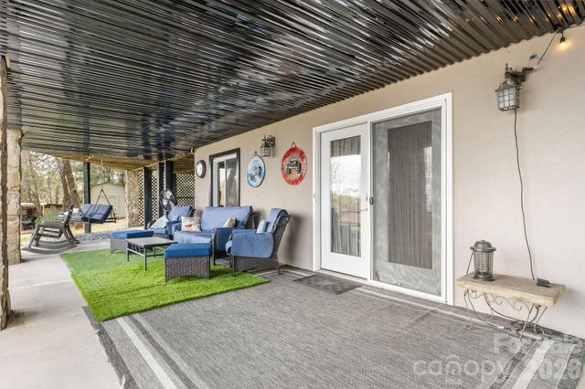 2184 Pine Mountain Drive, Connelly Springs, NC 28612