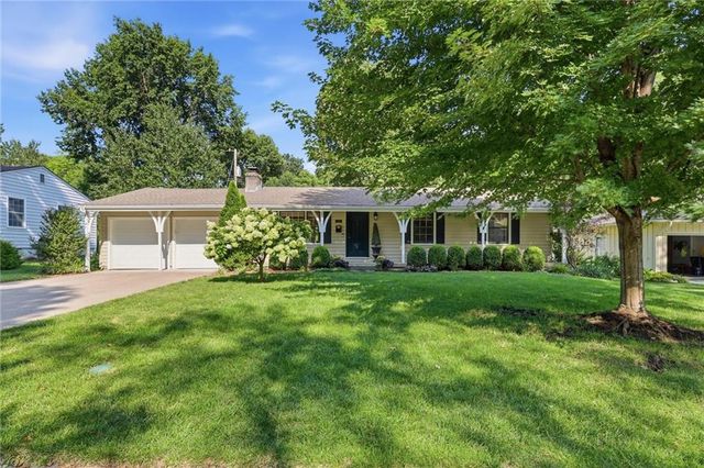 8705 Belleview Avenue, Kansas City, MO 64114