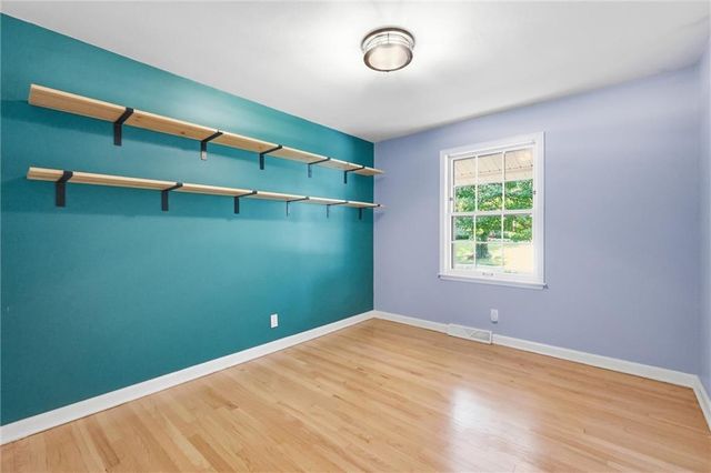 8705 Belleview Avenue, Kansas City, MO 64114