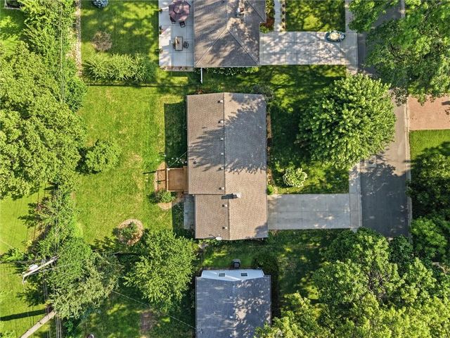 8705 Belleview Avenue, Kansas City, MO 64114