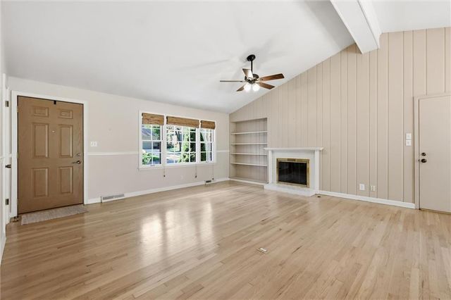 8705 Belleview Avenue, Kansas City, MO 64114