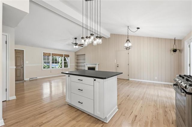 8705 Belleview Avenue, Kansas City, MO 64114