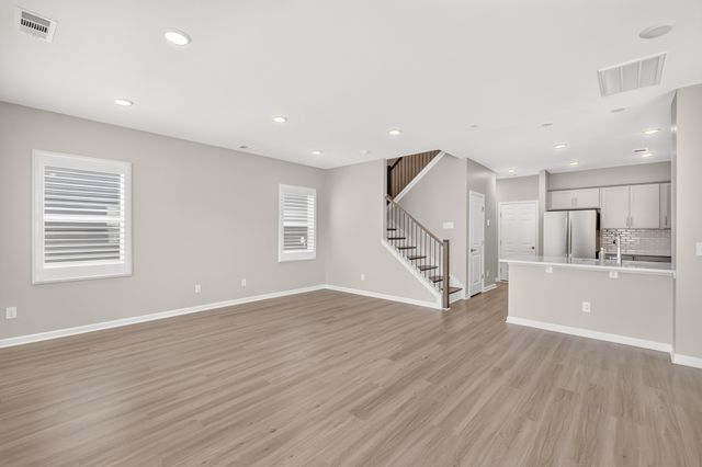 182 Oasis Dr, La Vergne, TN 37086