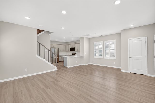 182 Oasis Dr, La Vergne, TN 37086