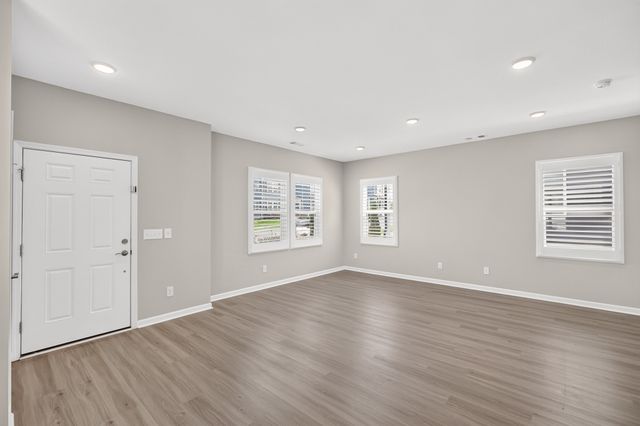 182 Oasis Dr, La Vergne, TN 37086