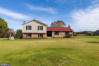 3900 BLUE HILL RD, Hanover, PA 17331