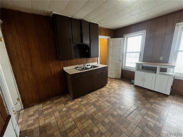 38 5th Avenue, North Tonawanda, NY 14120