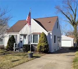 1682 Sunset Avenue, Akron, OH 44301