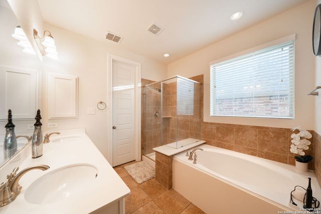 16514 Sierra Linda, Helotes, TX 78023