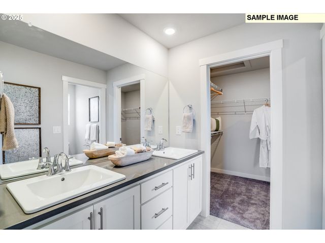 7381 Se DELINE St, Hillsboro, OR 97123