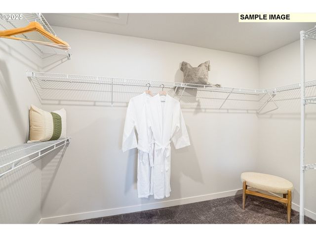 7381 Se DELINE St, Hillsboro, OR 97123