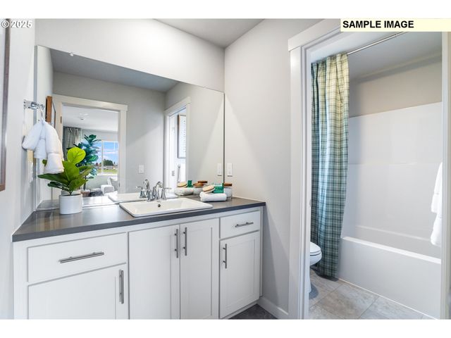 7381 Se DELINE St, Hillsboro, OR 97123