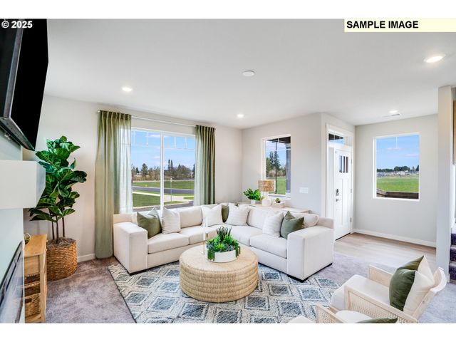 7381 Se DELINE St, Hillsboro, OR 97123