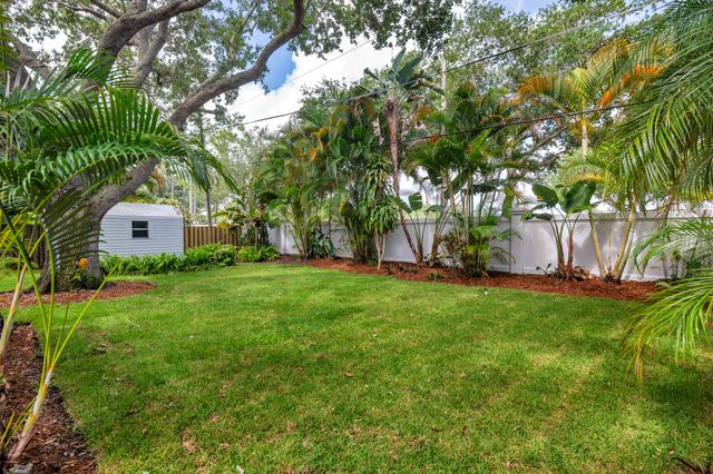 808 Iroquois Street, Jupiter, FL 33458