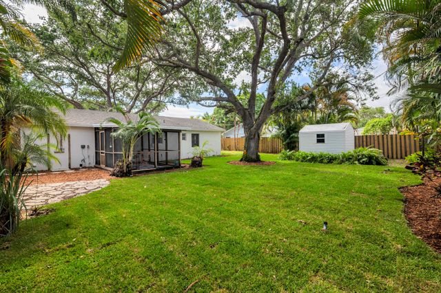 808 Iroquois Street, Jupiter, FL 33458