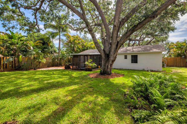 808 Iroquois Street, Jupiter, FL 33458