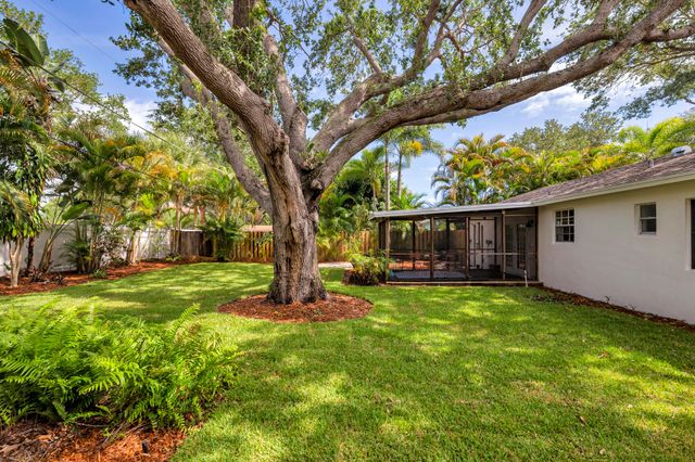 808 Iroquois Street, Jupiter, FL 33458