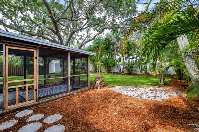 808 Iroquois Street, Jupiter, FL 33458