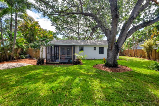808 Iroquois Street, Jupiter, FL 33458