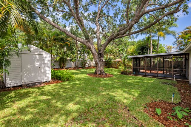 808 Iroquois Street, Jupiter, FL 33458