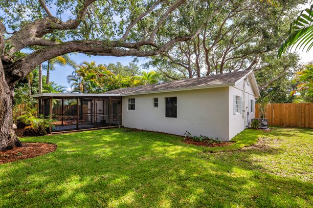 808 Iroquois Street, Jupiter, FL 33458
