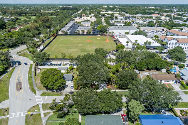 808 Iroquois Street, Jupiter, FL 33458