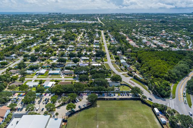 808 Iroquois Street, Jupiter, FL 33458