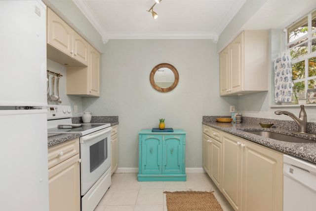 808 Iroquois Street, Jupiter, FL 33458