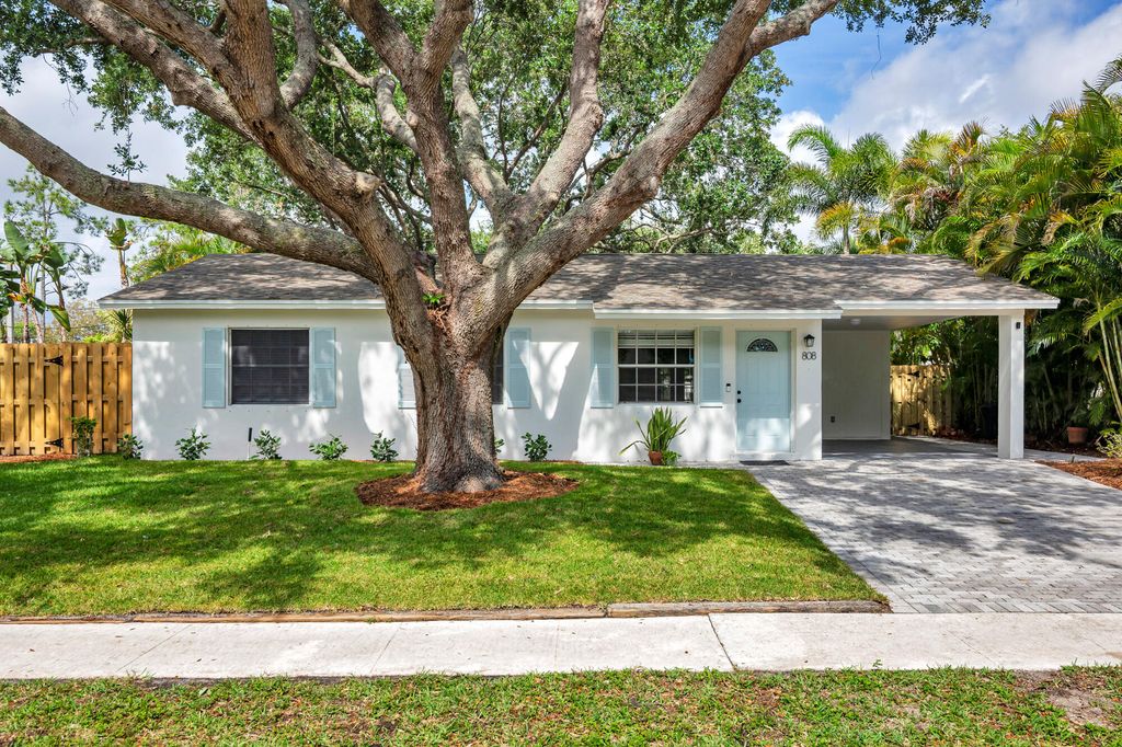 808 Iroquois Street, Jupiter, FL 33458