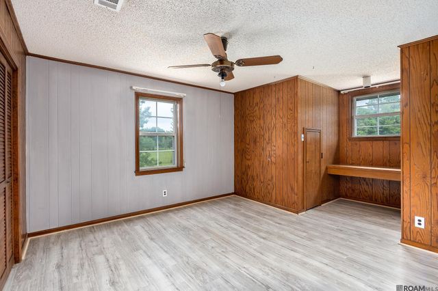 10101 La Hwy 22, St Amant, LA 70774