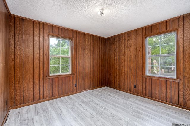 10101 La Hwy 22, St Amant, LA 70774