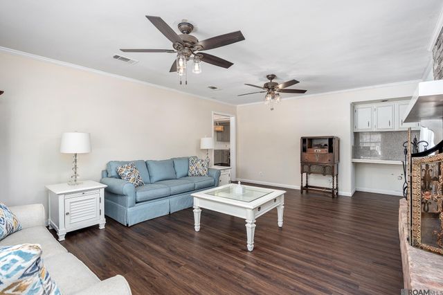 10101 La Hwy 22, St Amant, LA 70774